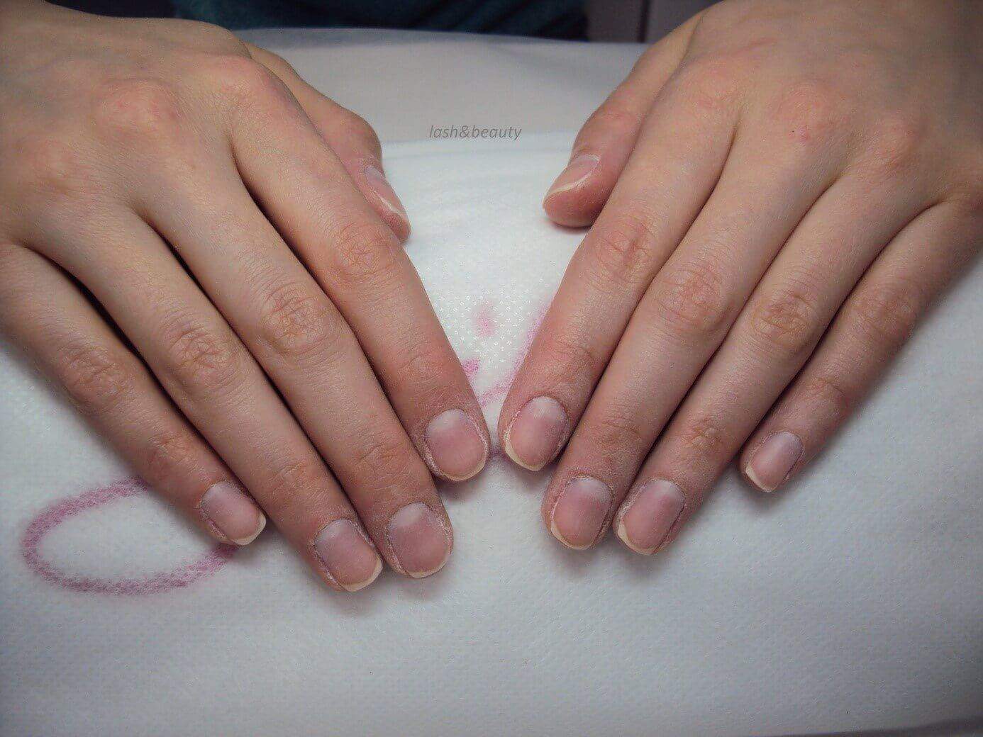 Matowienie paznokci hybrydowych
